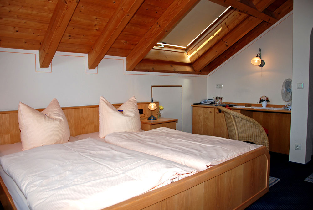 Doppelbett Dachstudio